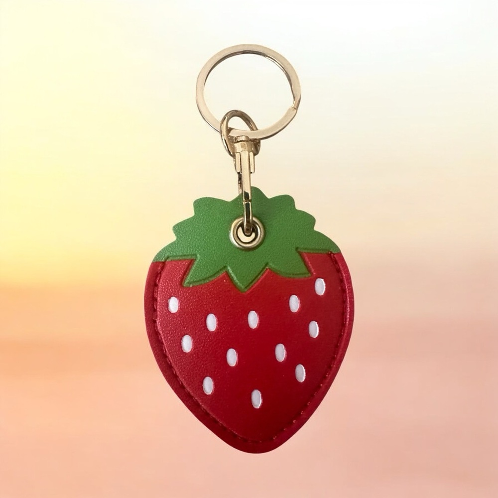 Bag Charm - Strawberry Keychain Cover for Apple Air Tag Tracker. New. - Picture 3 of 4